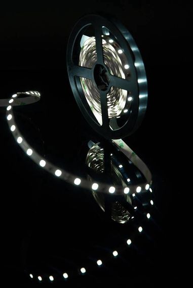 Светодиодная лента SWG 4,8W/m 60LED/m 2835SMD холодный белый 5M 001472