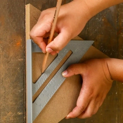 Алюминиевая треугольная линейка DEKO DKM180-255-180