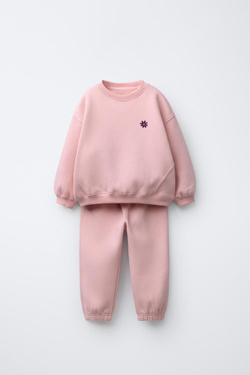 ZARA КОМПЛЕКТ ИЗ ТОЛСТОВКИ И ДЖОГГЕРОВ С ВЫШИВКОЙ, РОЗОВЫЙ