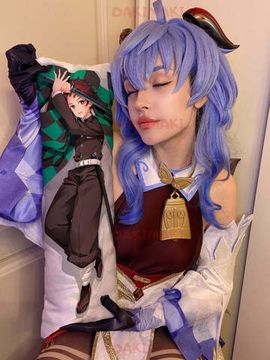 Мини дакимакура Танджиро Камадо из Клинок, рассекающий демонов арт. M0431, 60х20 см