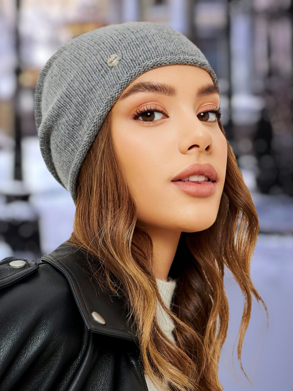 Шапка LACE удлиненная одинарная,с руликом с содержанием кашемира