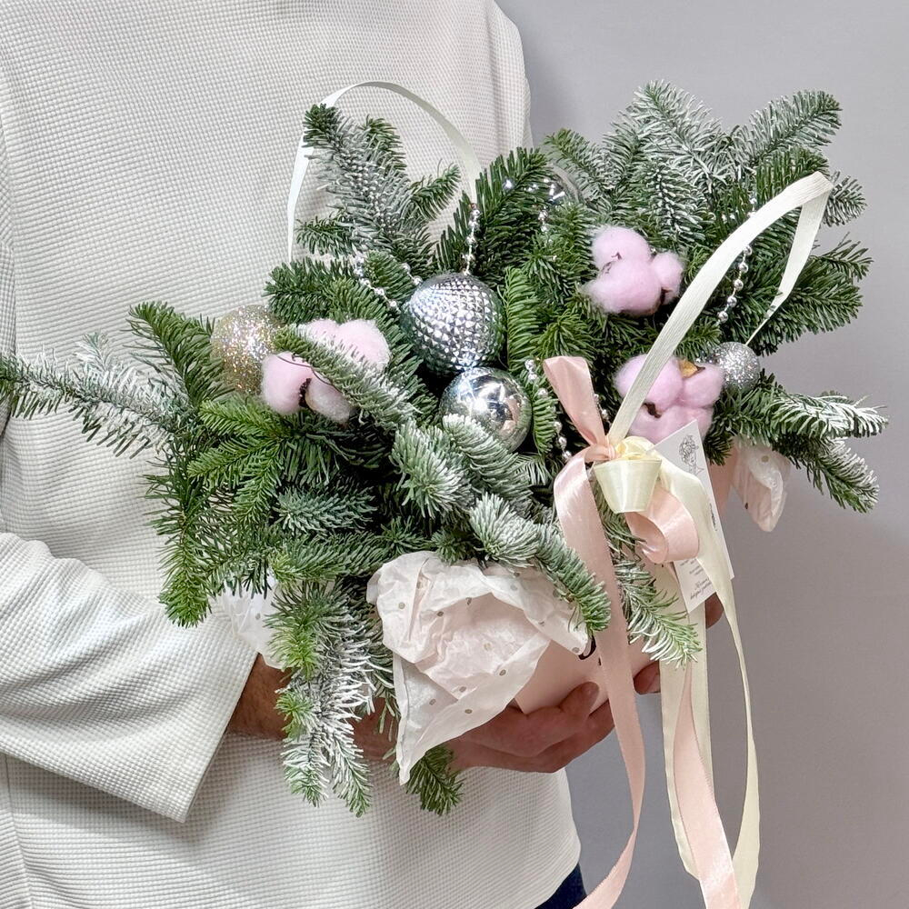 «Полярная звезда» композиция из ели ( нобилиса) и хлопка