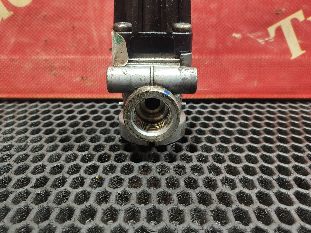 Клапан тормозной 2022г.