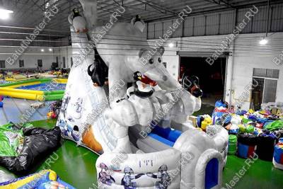 Большой надувной батут-горка "Мишка на севере"