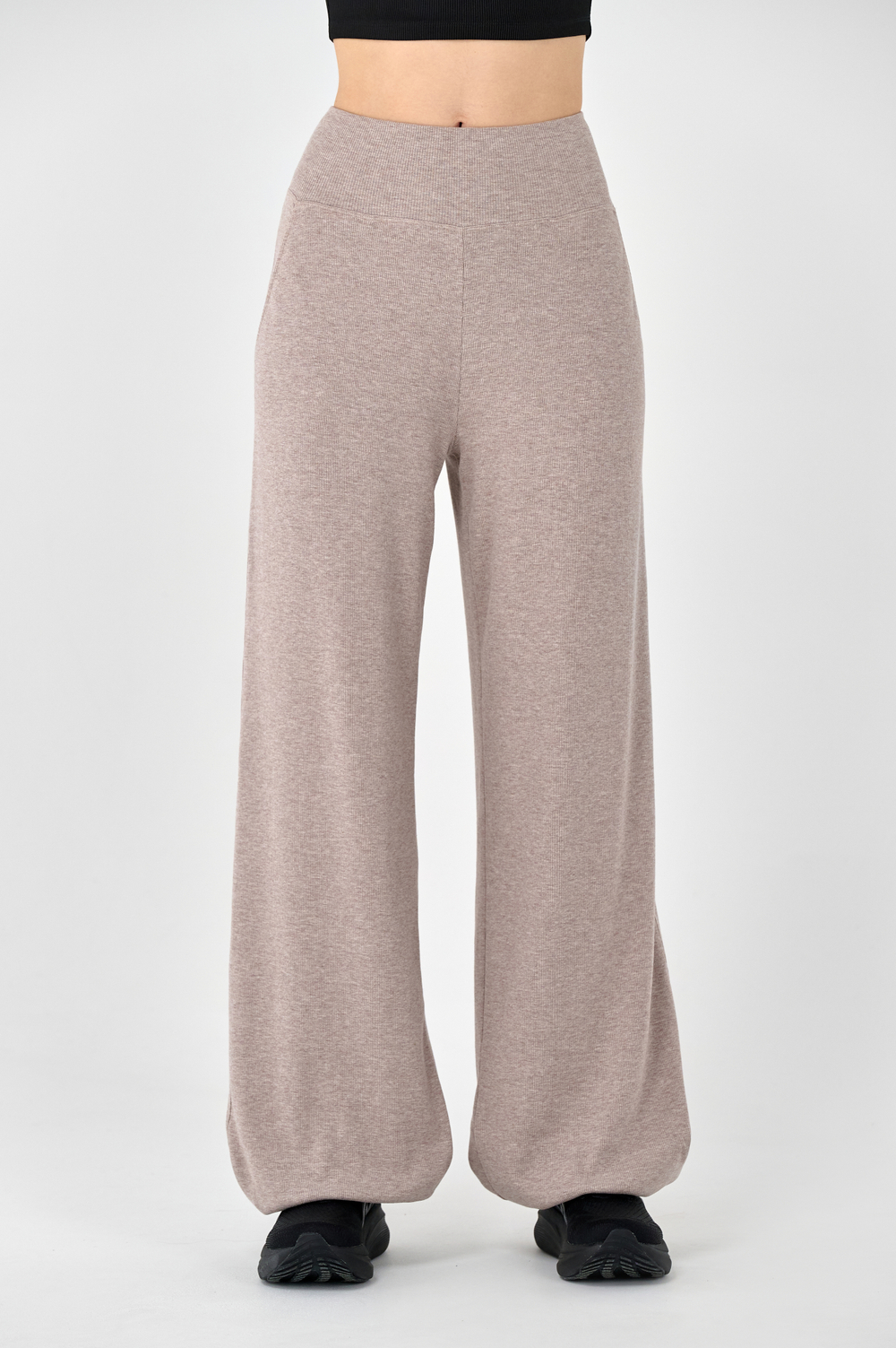 Брюки хлопковые широкие с манжетами с карманами