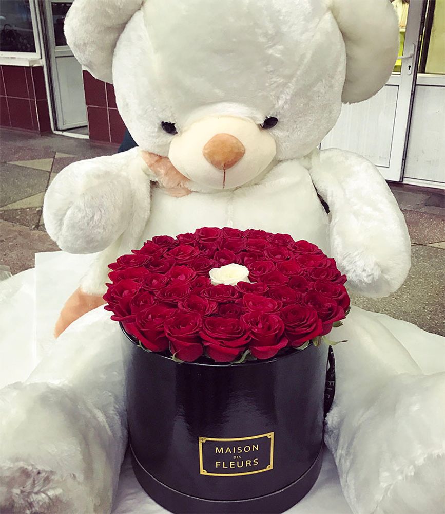 Big Bear (180 см) + Maison des Fleurs (45 роз)