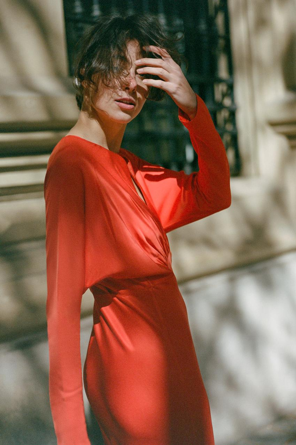 ZARA АТЛАСНОЕ ПЛАТЬЕ С РУКАВАМИ «ЛЕТУЧАЯ МЫШЬ» И РАЗРЕЗОМ, ОРАНЖЕВЫЙ