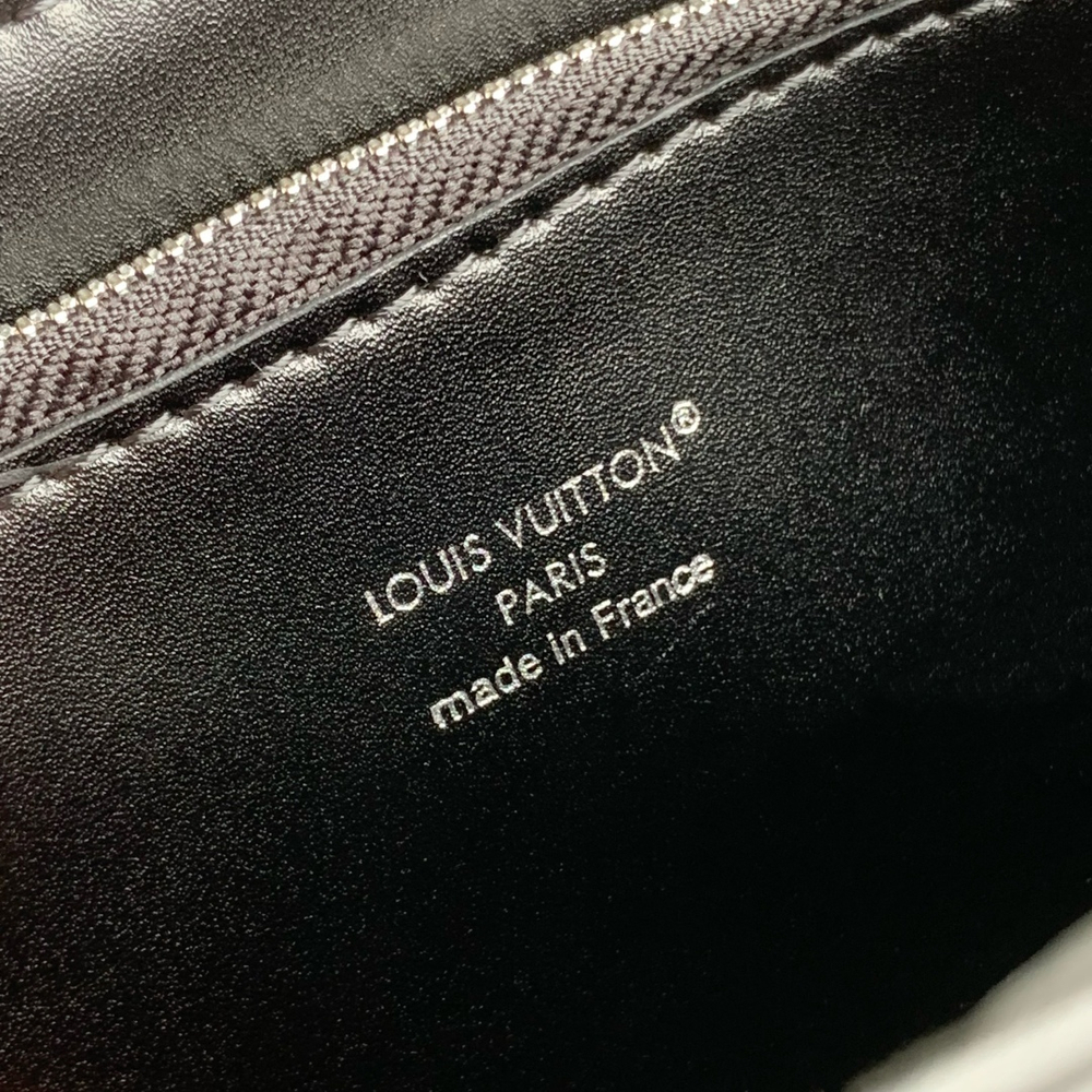 Louis Vuitton Twist PM Slim
