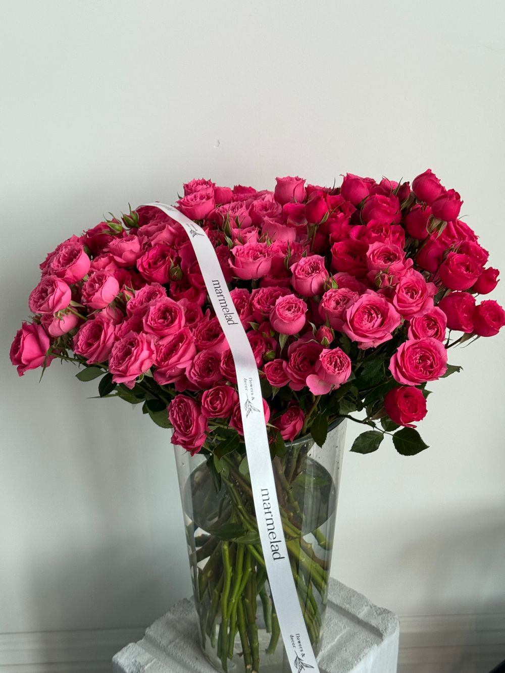 Кустовая роза в розовом оттенке