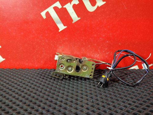 Замок двери правой внутренний