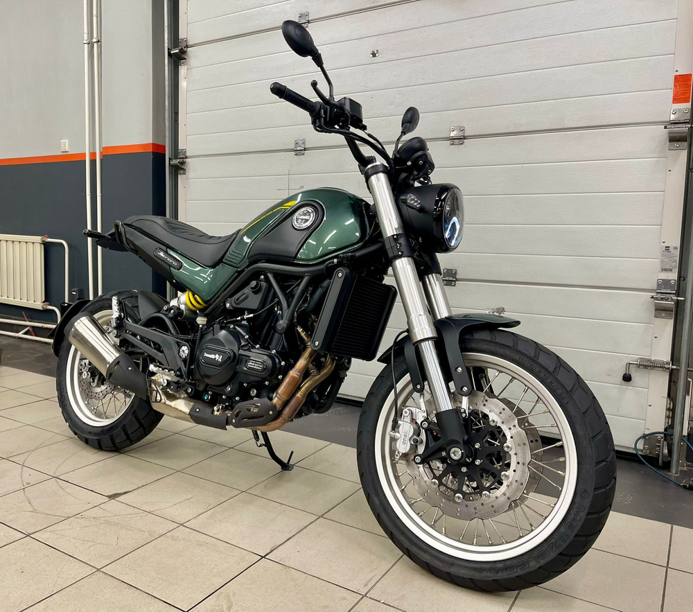 Benelli Leoncino 500 Trail (Green)