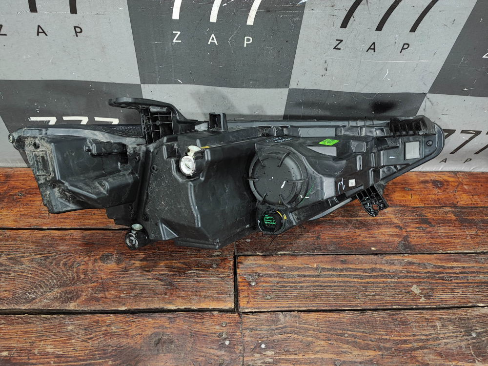 Фара левая LED Changan UNI-V 22-нв Б/У Оригинал C281F2805010200AA