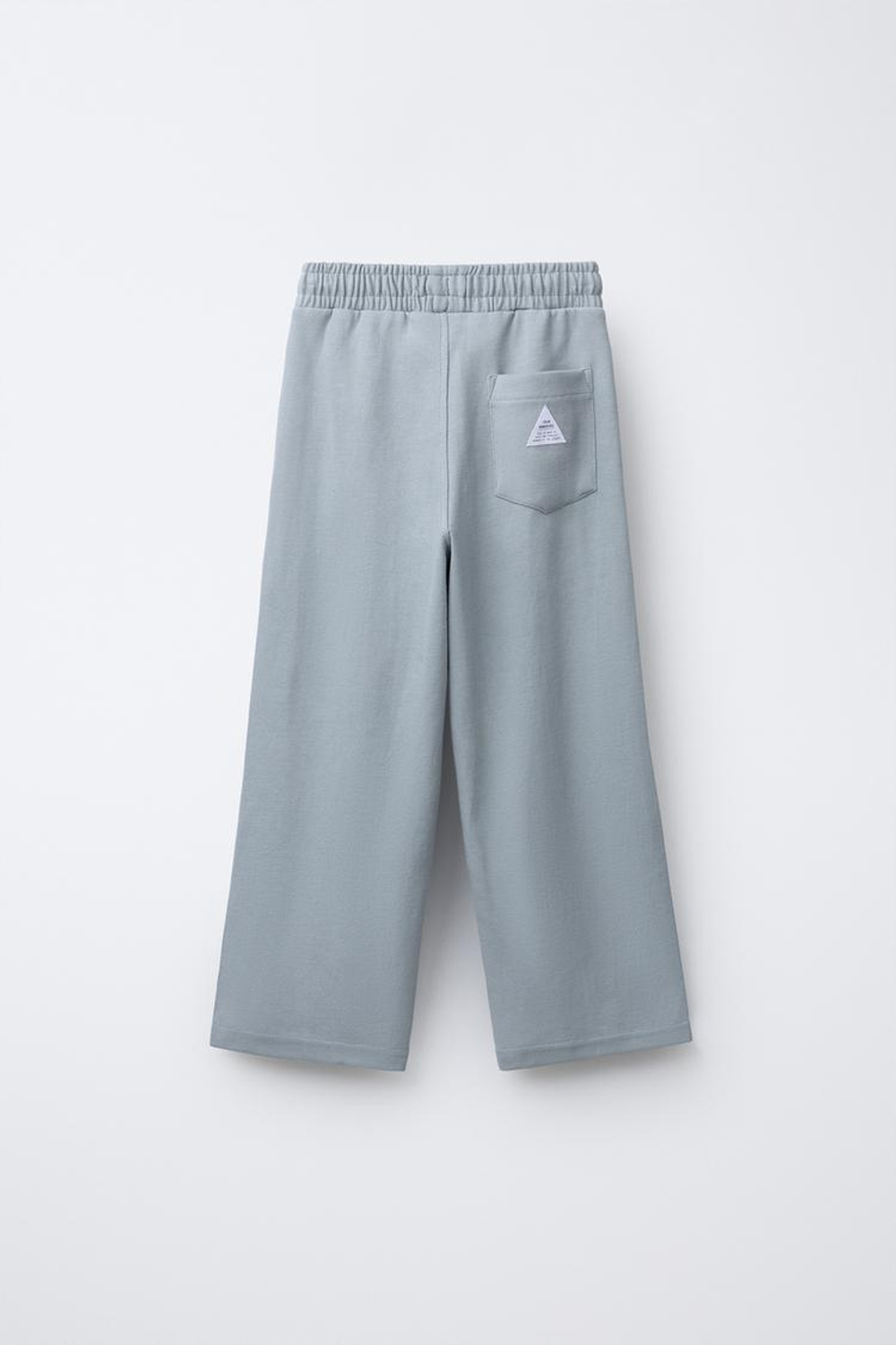 ZARA КОМПЛЕКТ ИЗ ФУТБОЛКИ И БРЮК, ЖЕМЧУЖНО-СЕРЫЙ