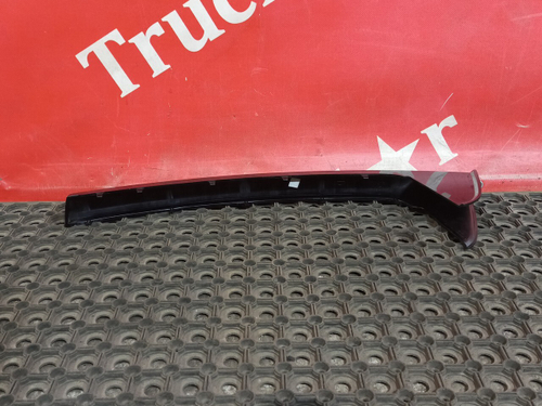 Молдинг верхней консоли правый 2018г.