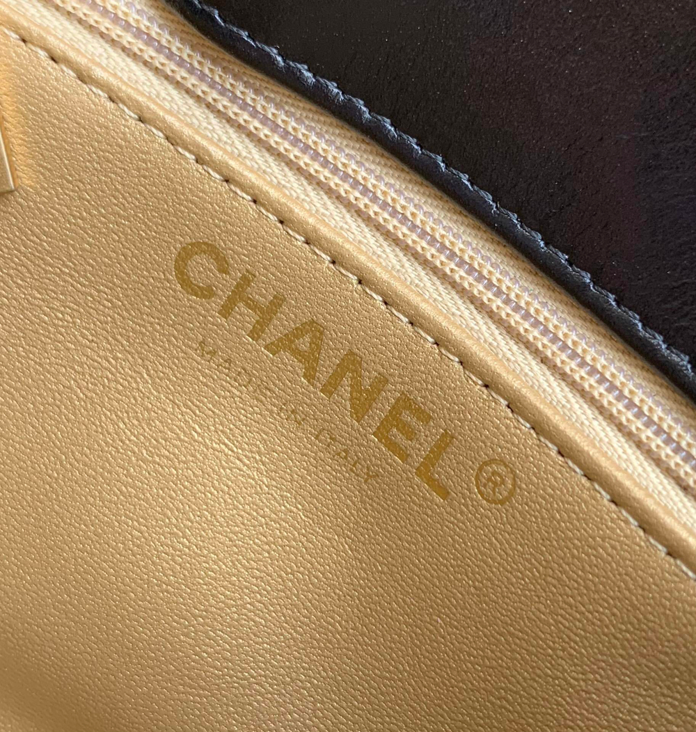 Chanel Bag 19 cm