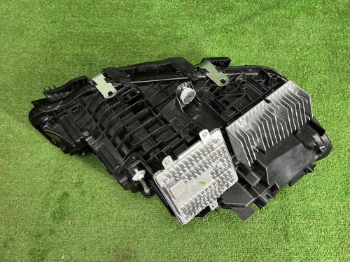 Фара левая BMW 3er G20 (2022-н.в.) LED (В сборе)