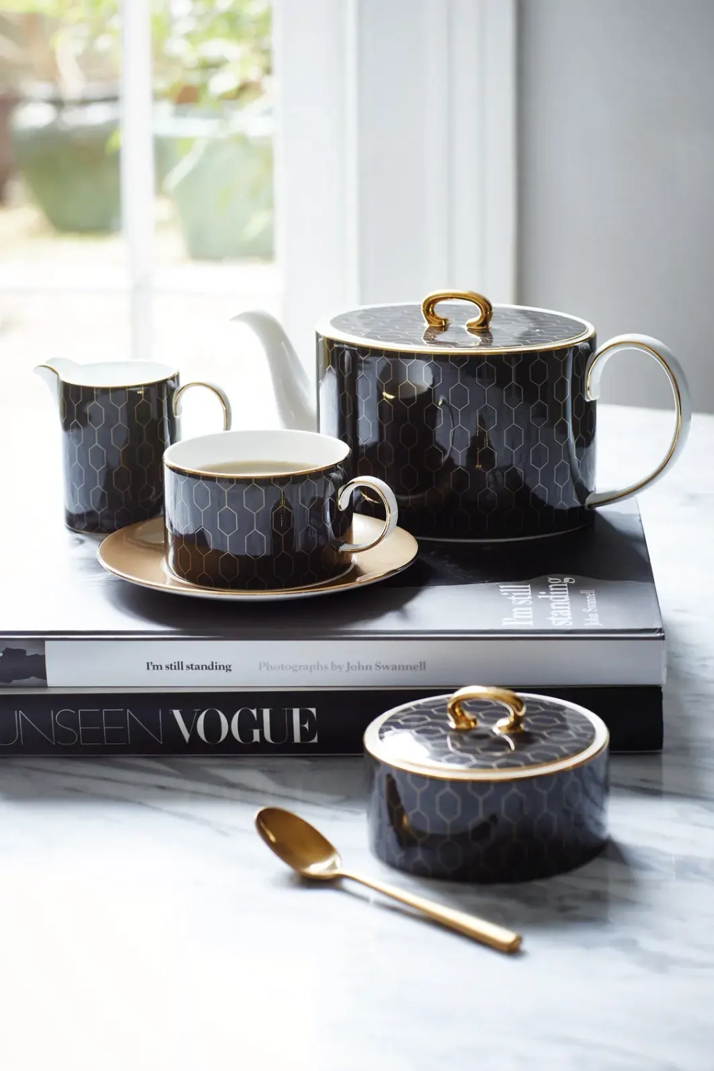 Wedgwood Чашка Gio Gold 250 мл с блюдцем