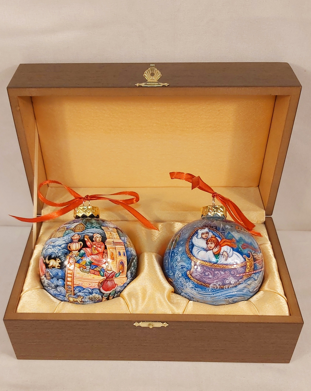 Набор новогодних шаров с ручной росписью "По-щучьему веленью" и "Снежная королева"