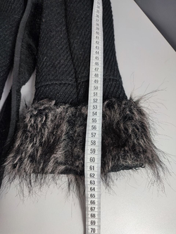 Пальто зимнее с поясом 44 размер