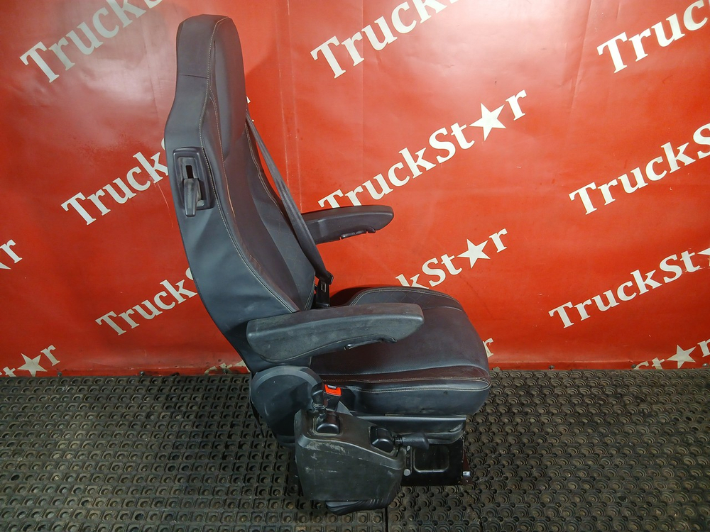 Комплект сидений пневматических 2023г