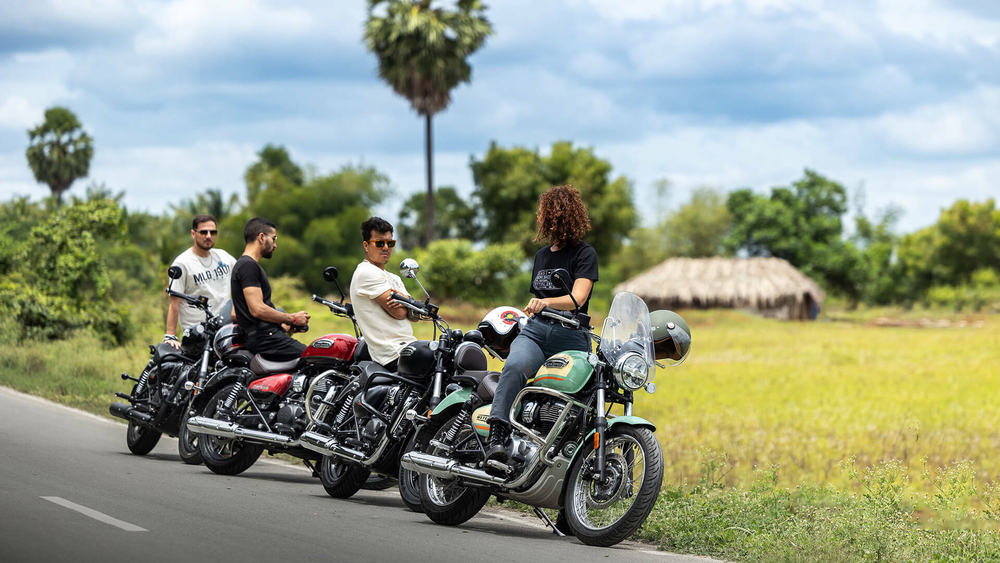 Royal Enfield Meteor 350 Supernova Red