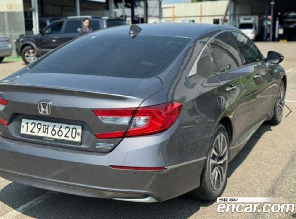 Honda Accord 10 Generation 2.0 Hybrid Touring (12.2019)