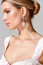 Платье-футляр с отделкой премиальным кружевом