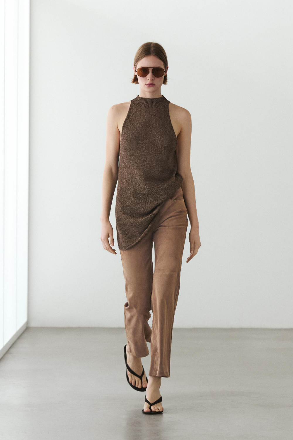 Massimo Dutti Легинсы из замши расклешенного кроя, серо-коричневый