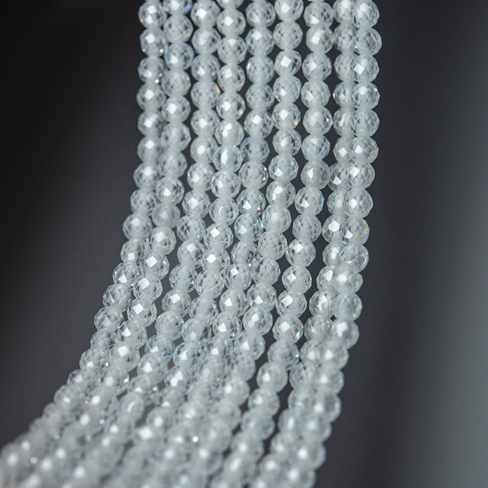 Фианиты, оттенок "Бриллиант", 3,9мм, шар, микроогранка