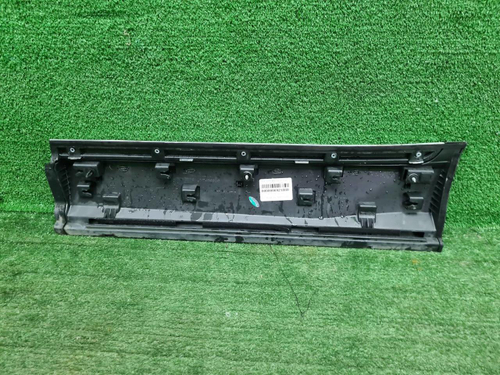 Накладка двери задняя правая Hongqi HS5 (2019-нв)