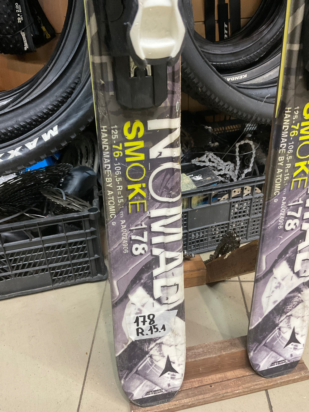 Горные лыжи ATOMIC NOMAD SMOKE самый дешевый в Москве , отправка вся Россия , купить дешево только в магазине Yabegu.ru