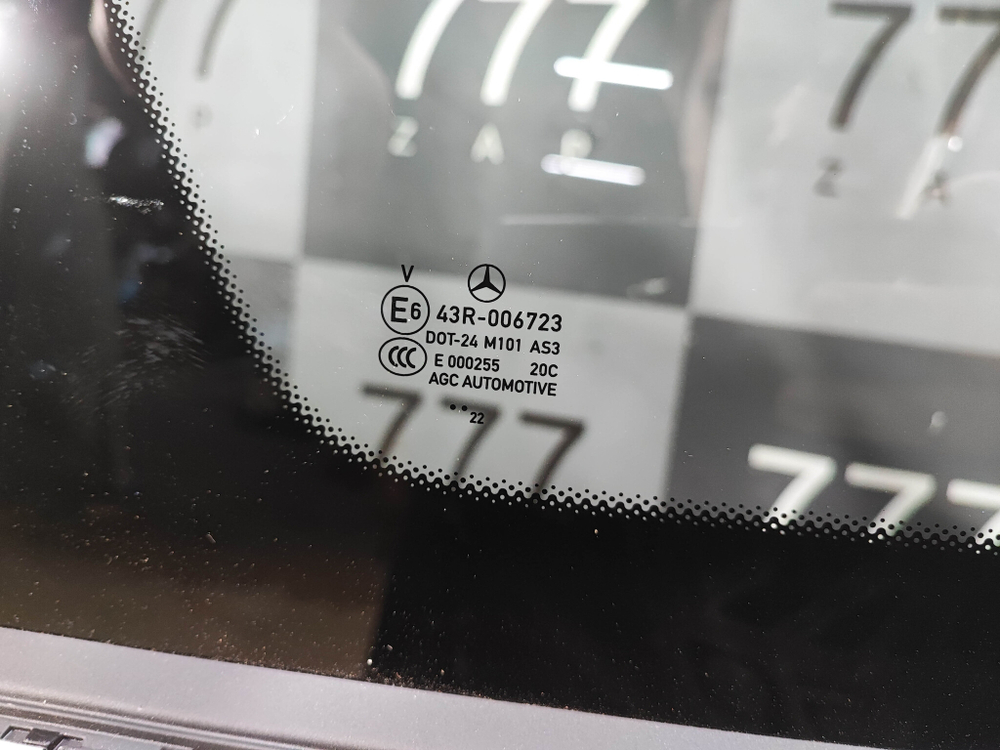 Стекло багажника левое Mercedes GLC (X253) 15-нв Б/У Оригинал A2536703701