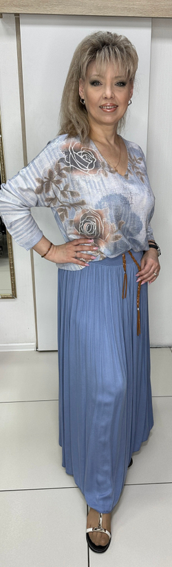 Красивый блузон с блестящим "напылением"