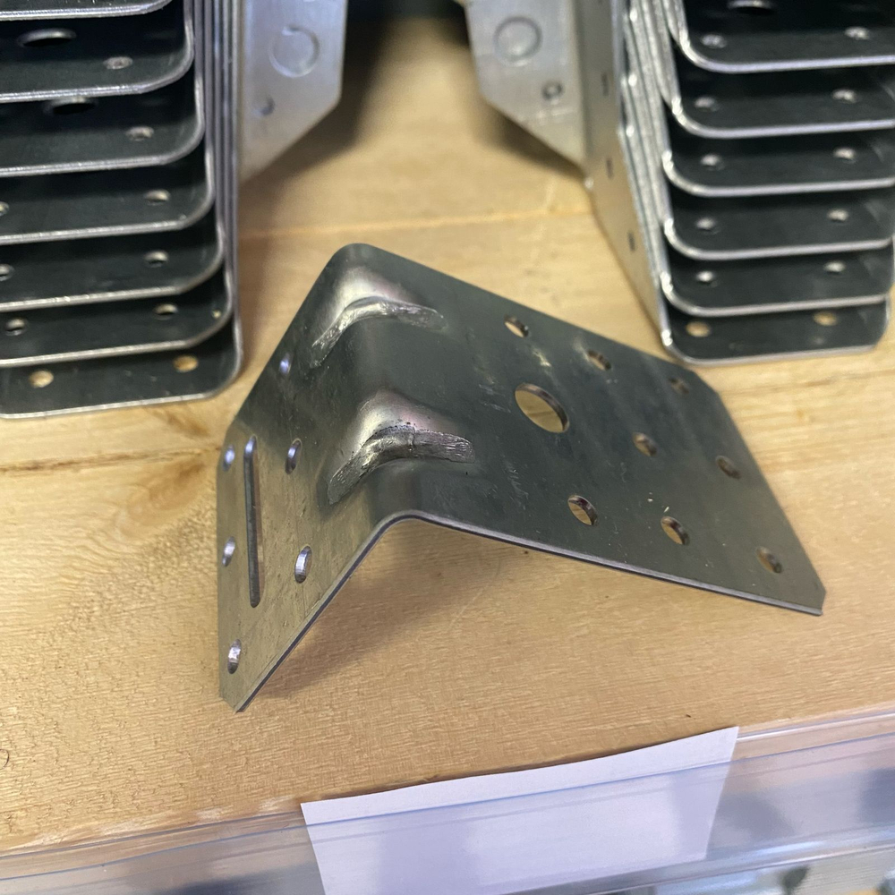 Крепежный уголок с двойным усилением. СО 60х90х60х2 ОЦ.