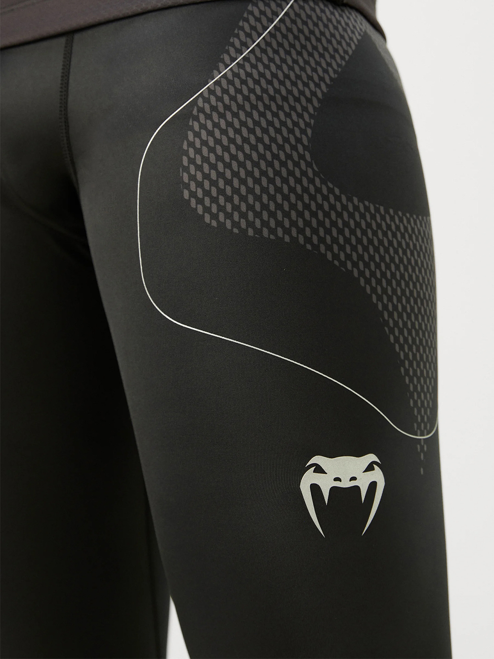 Тайтсы Venum Nexus Black/Silver