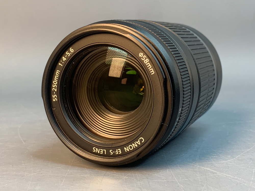 Canon EF-S 55-250mm 4-5.6 IS