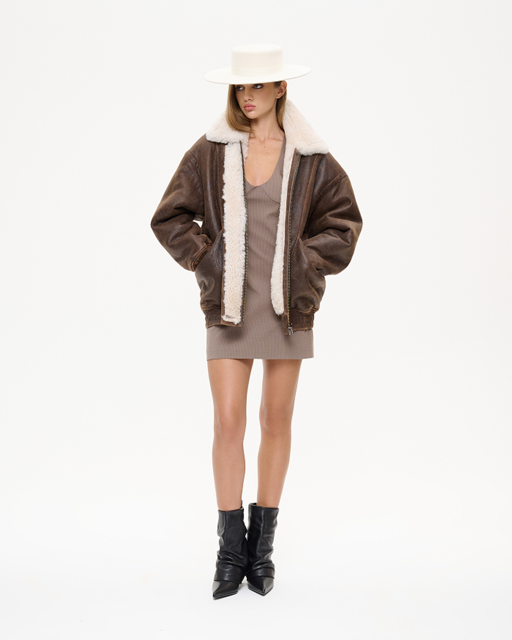 Дублёнка-бомбер свободного кроя