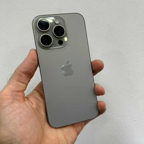 Apple iPhone 15 Pro 256GB 100% АКБ меняли ориг экран и заднюю крышку (полный комплект)