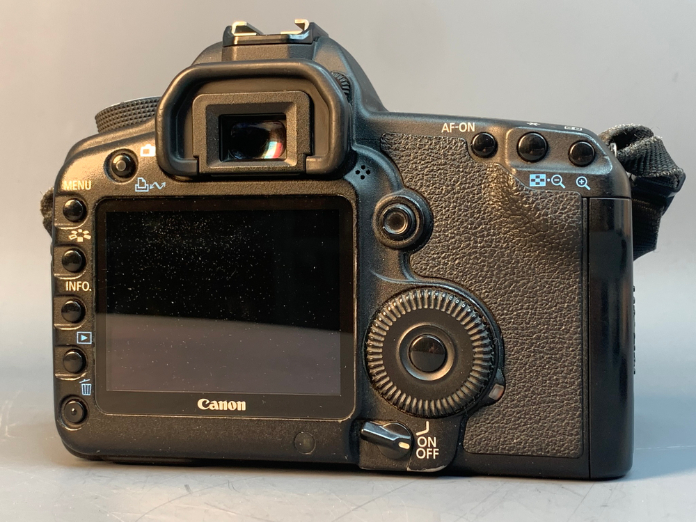 Canon 5D Mark II Body 240392 Кадров