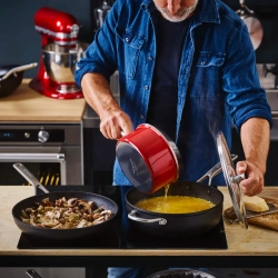 KitchenAid Набор из 2 кованых закаленных сковородок 20+28см.