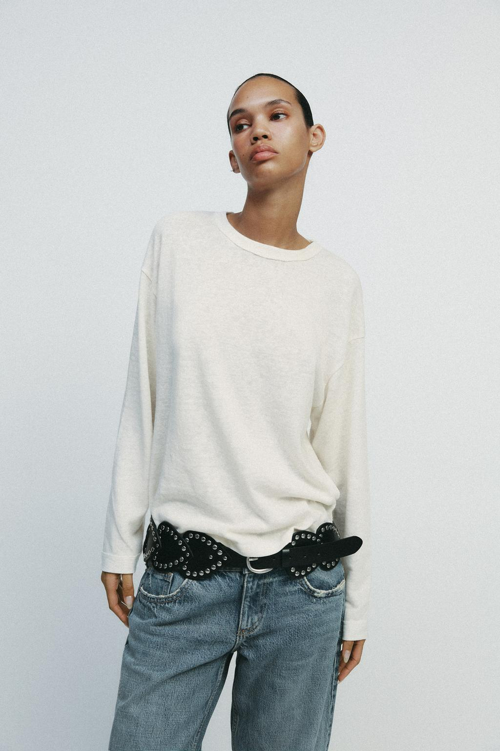 ZARA КОЖАНЫЙ РЕМЕНЬ С СЕРДЕЧКАМИ И ЗАКЛЕПКАМИ, ЧЕРНЫЙ