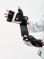 Перчатки для тхэквондо Tomorrow Star Vortex черно-белые