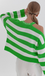 Джемпер с вырезом на плече в полоску