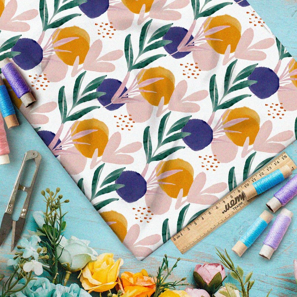 Ткань поплин цветные круги и листва на белом фоне