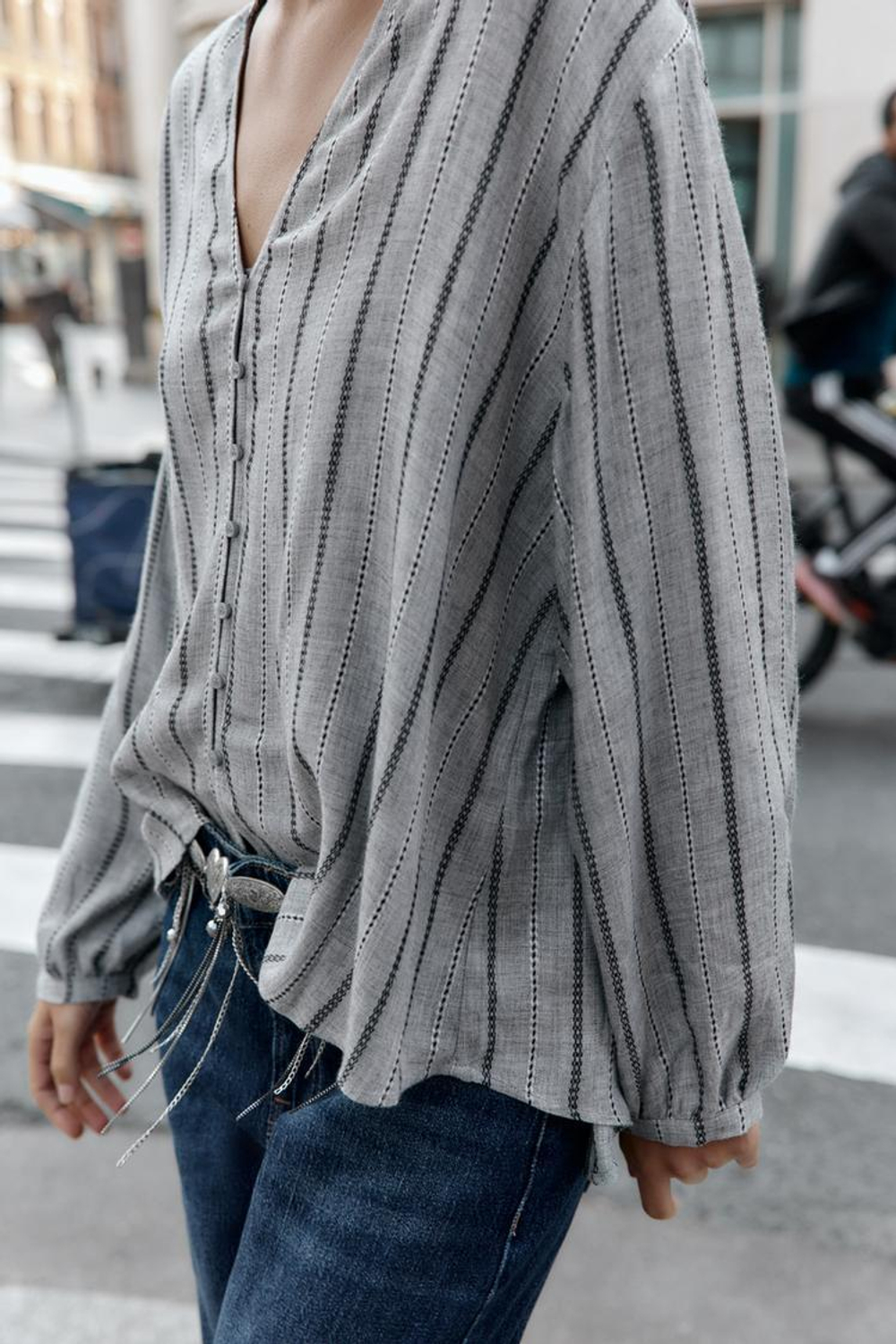 ZARA БЛУЗА В ПОЛОСКУ ИЗ ТКАНИ, СЕРЫЙ МЕЛАНЖ