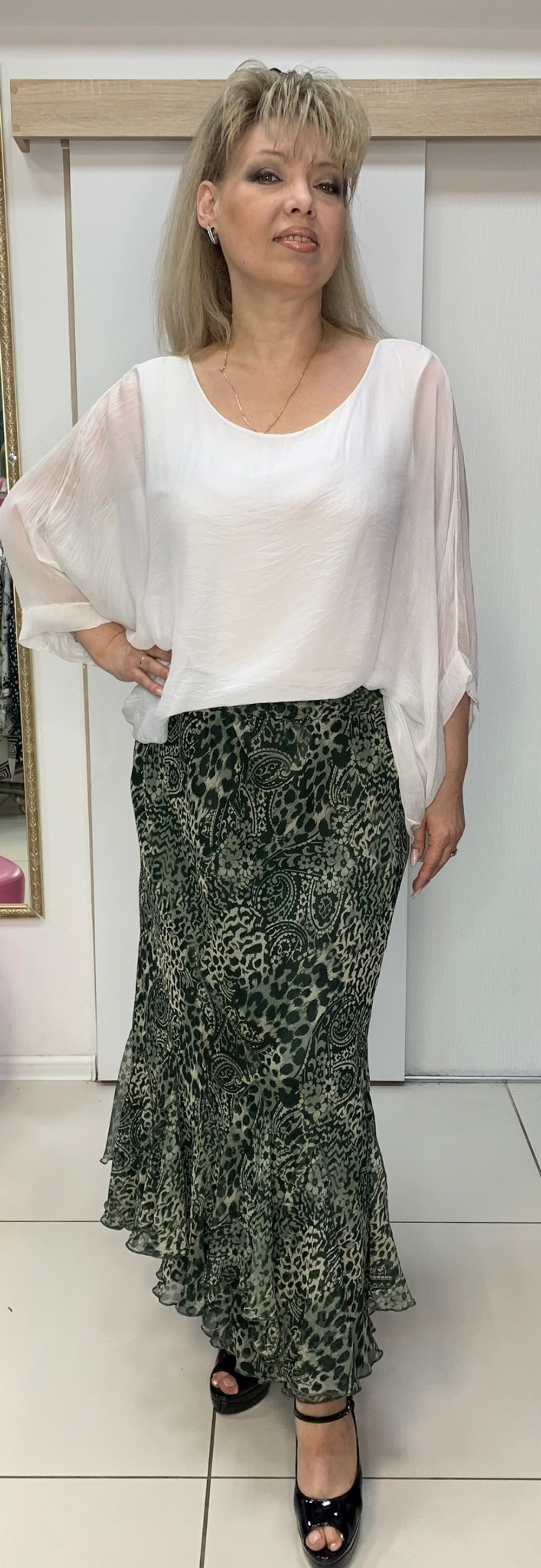 Нарядная, шифоновая в темно-зеленых тонах юбка