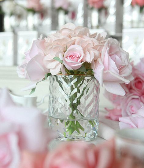 Букет розы и гортензии в прозрачной вазе "ёлочка", Cote Noire