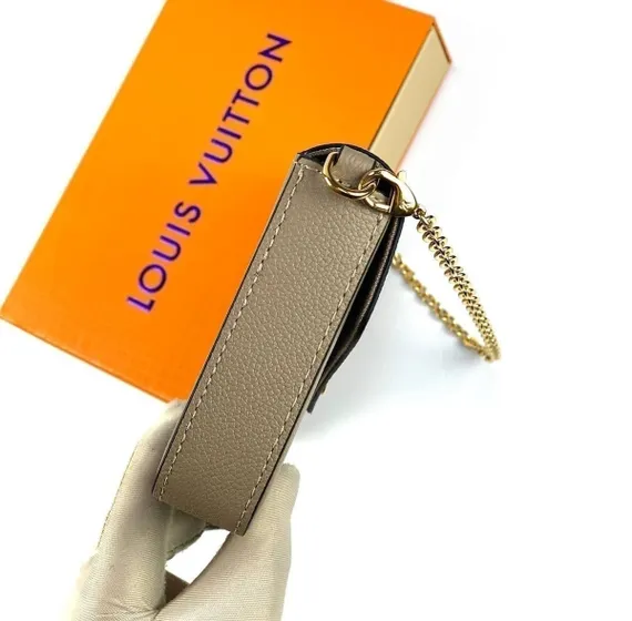 Клатч Louis Vuitton Felicie кремовый/серый