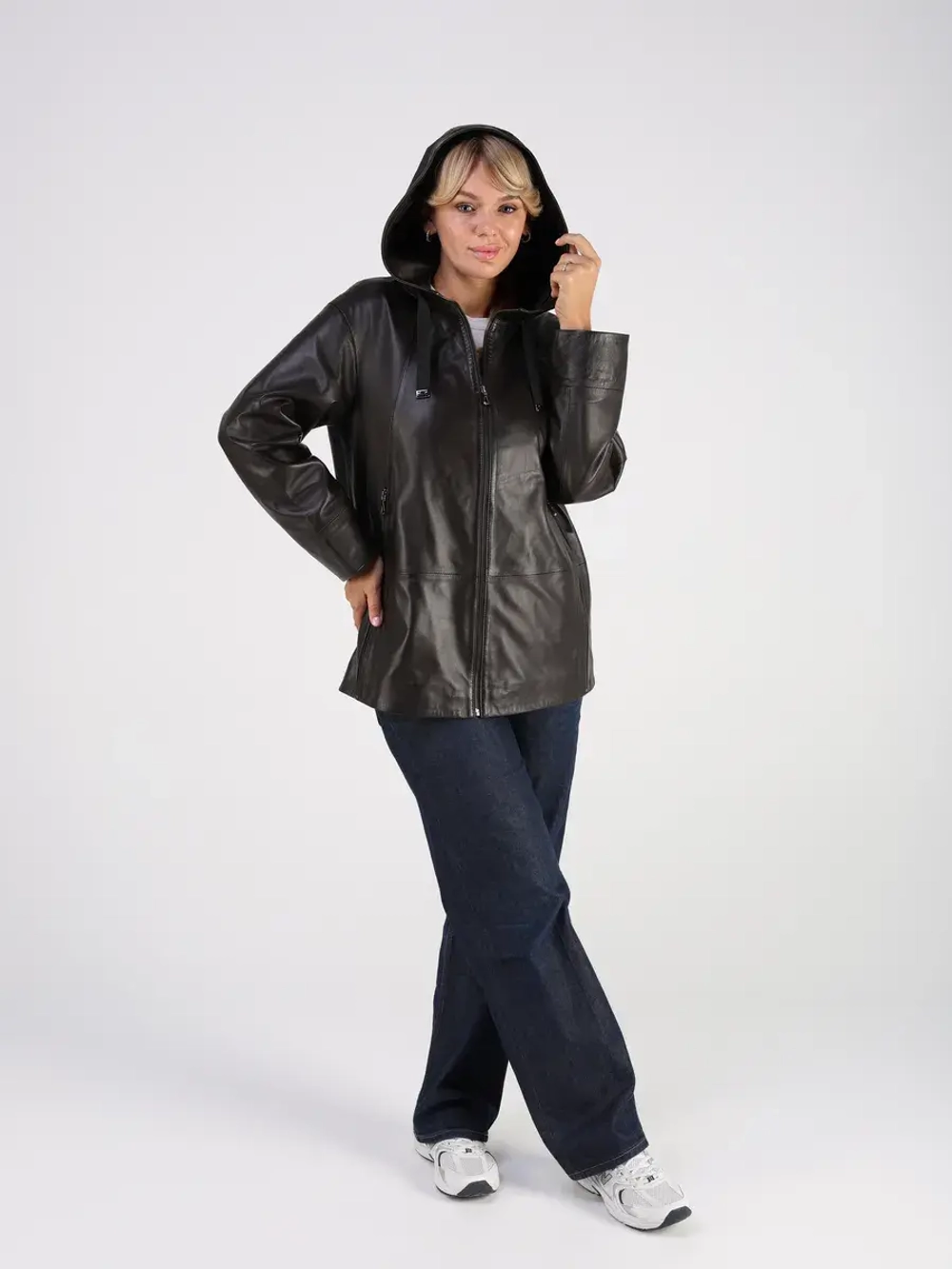 Кожаная куртка демисезонная с капюшоном