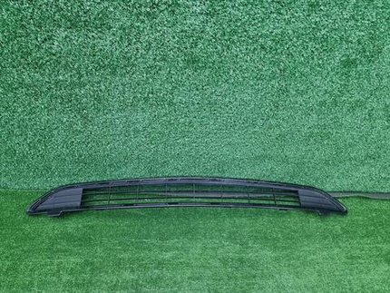 Решетка переднего бампера Toyota RAV 4 CA40 15-19